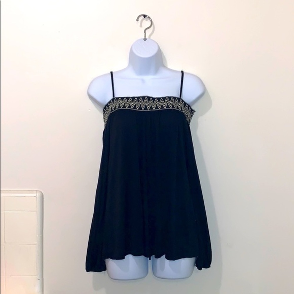 🖤Persaya Black Long Sleeved Cold Shoulder Top🖤